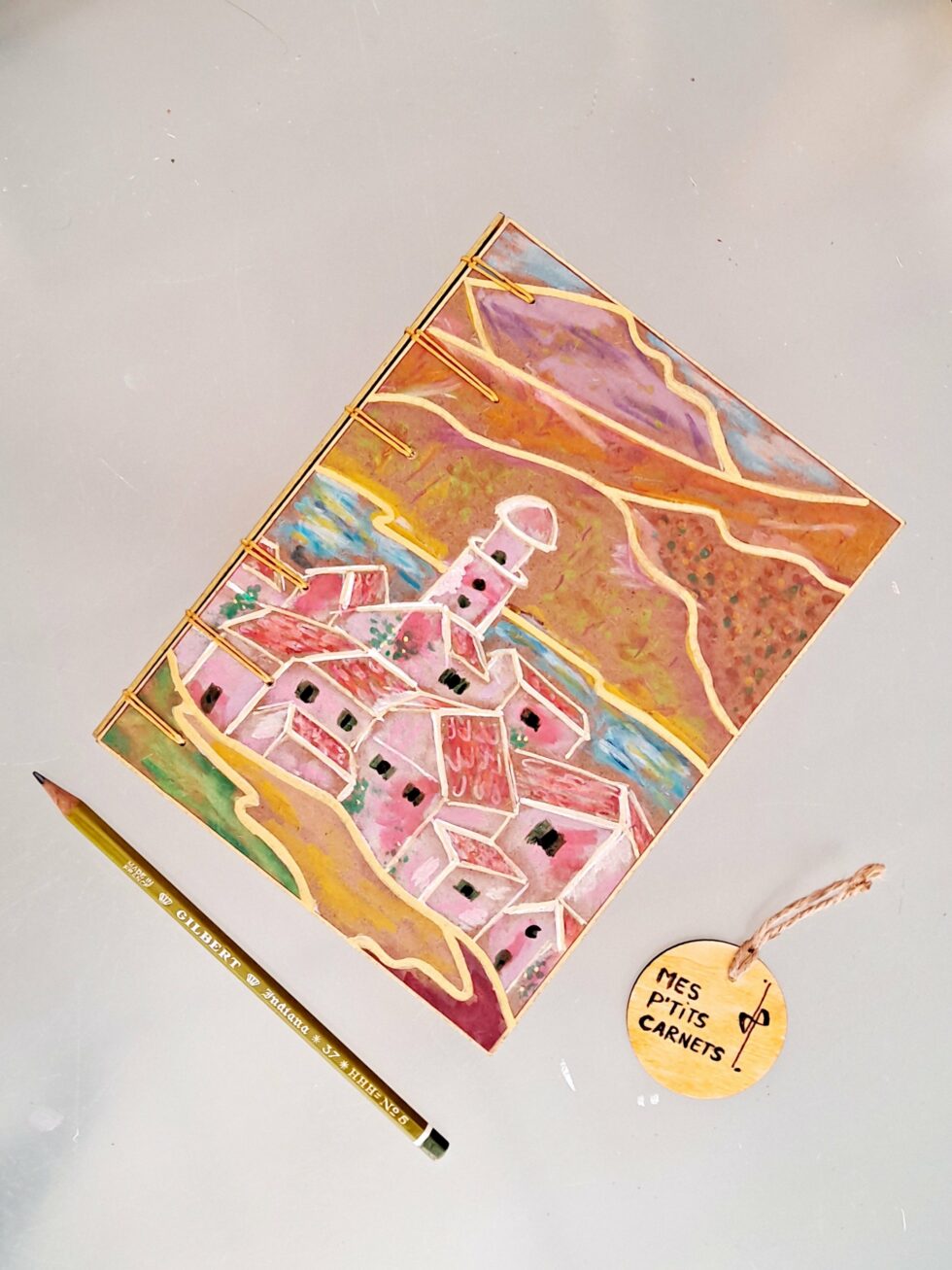 Carnet FANAL couverture avec crayon et marque page Mes ptits carnets