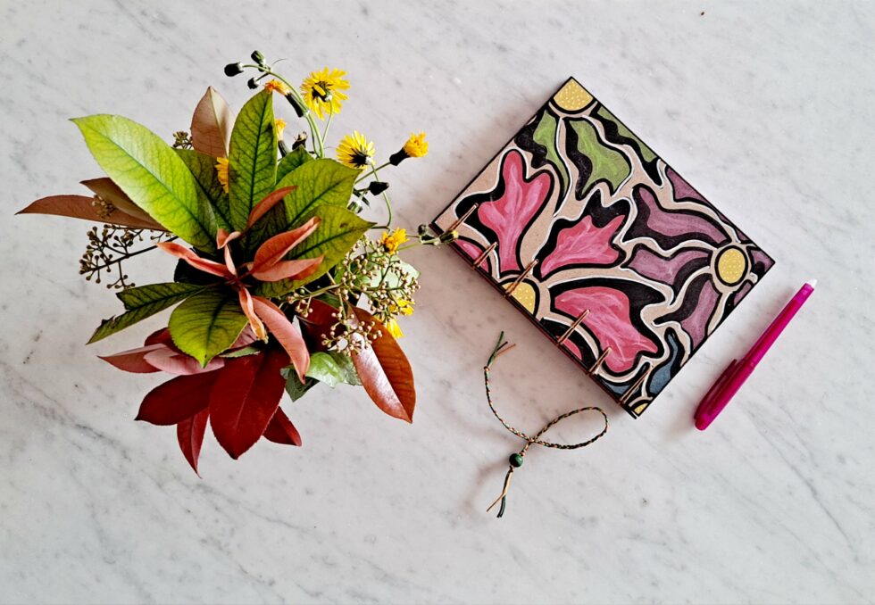 Carnet Primevère face couverture avec stylo et marque page