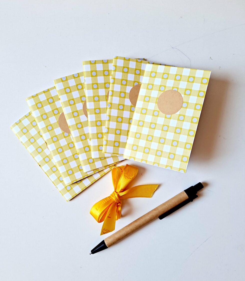 Carnets Cadeaux VICHY JAUNE lot de 6 carnets avec stylo et nœud